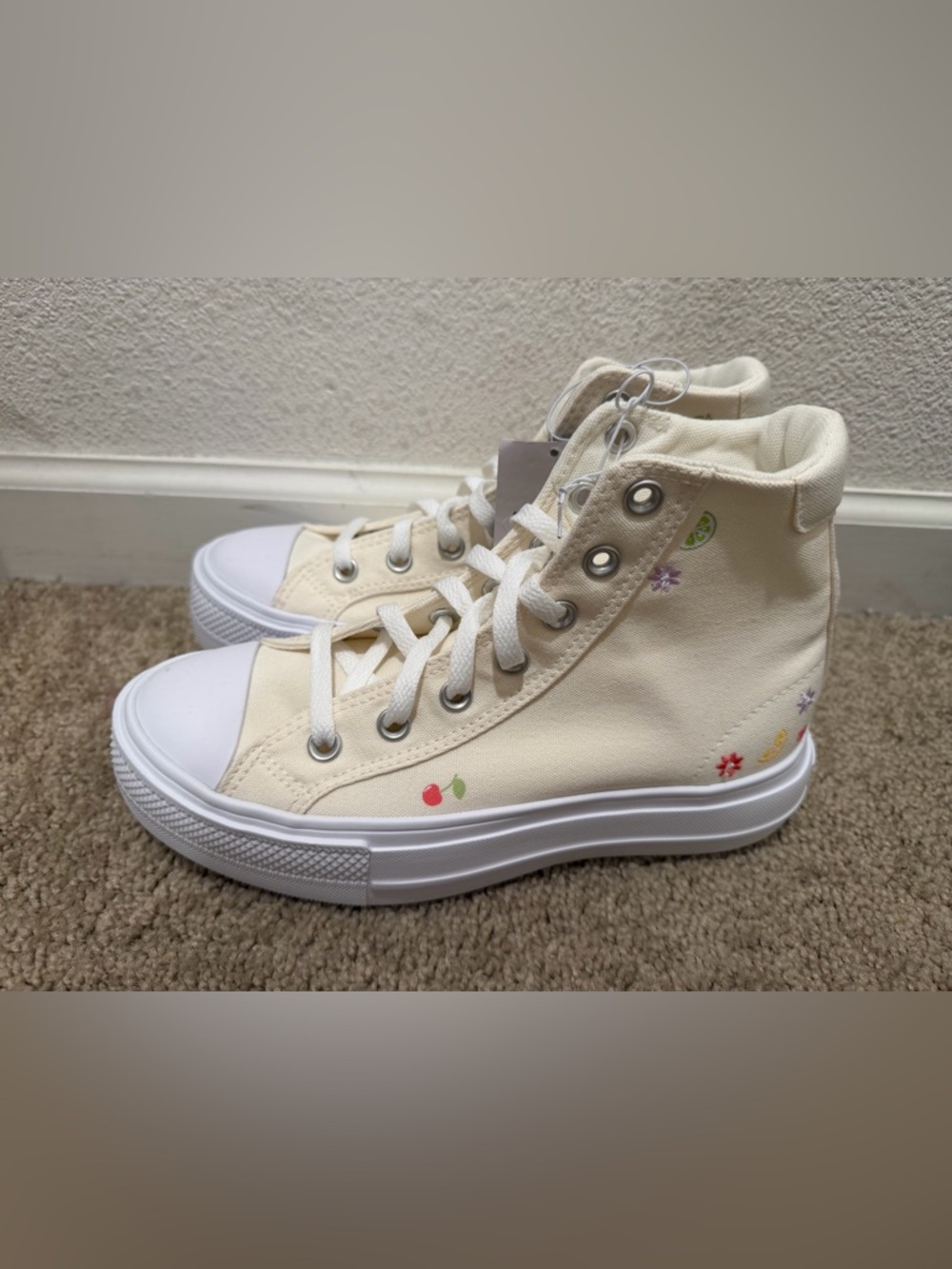 “New” Converse Canvas High-Top Sneakers in Cream with Floral Accents size8